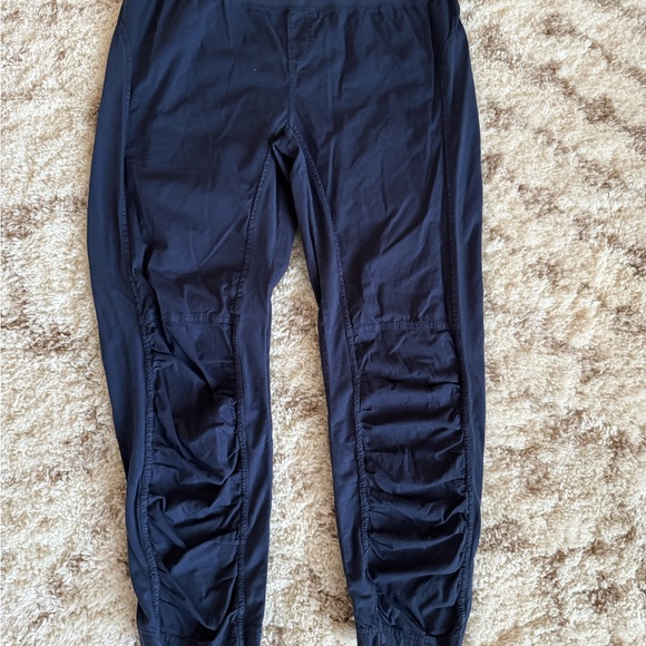 Wearables - GEYSER PULL-ON POPLIN/JERSEY RUCHED CROP ~ Navy Blue capris - Picture 1 of 4